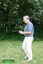 position naturelle sourcier aavec rods