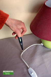 brancher un lampe de lit dans le bon sens savoir si la lampe est branchée correctement
